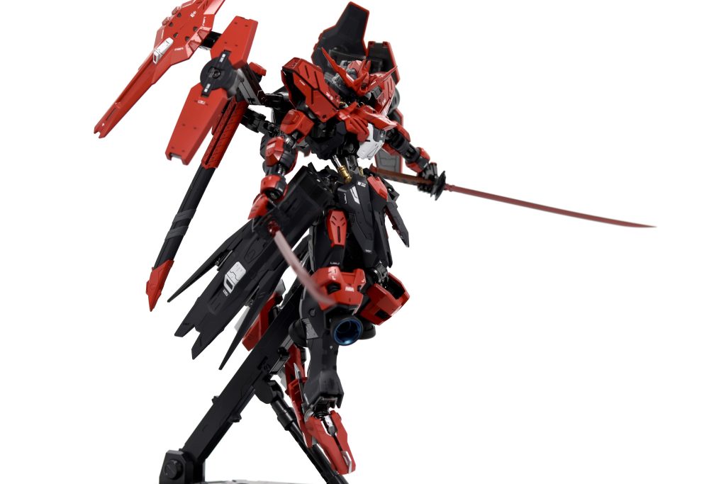 二刀流アクション。MGはポーズが難しいっすねキマリスヴィダール風のシールドモードにも出来ます。