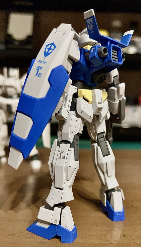 この頃のキットはプロポーションや稼働が素晴らしいです。容易にガンプラが入手できて楽しく作れてた頃が懐かしいものです。