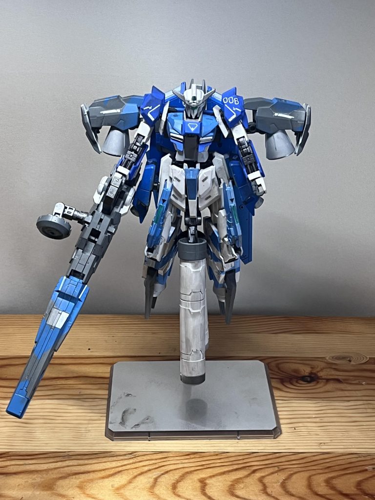 正面。設置はできません（笑）プロペラントタンクをはじめとする様々な部分は30mmのパーツです。