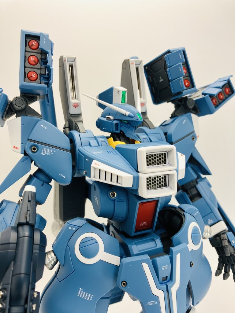 今回も目立つゲート跡のみパーフェクトゲートリムーバーで処理、消えなかった部分はデカールで誤魔化しましたね😅あとスネの見えない部分にカウンターウェイトを張り付けて転倒を予防🚷以上、マスターグレードガンダムマークⅤでした🛜