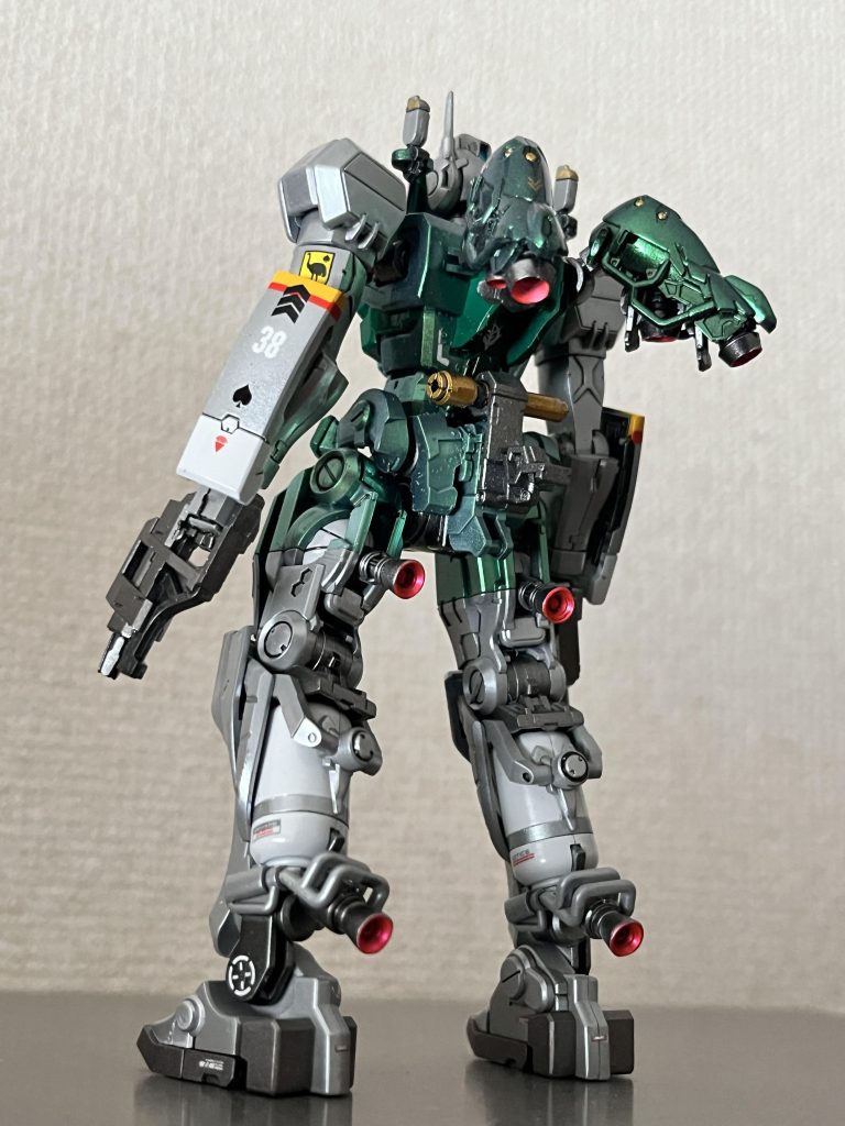 後ろ姿のガチャガチャした感じが大好きです。しゅごい！