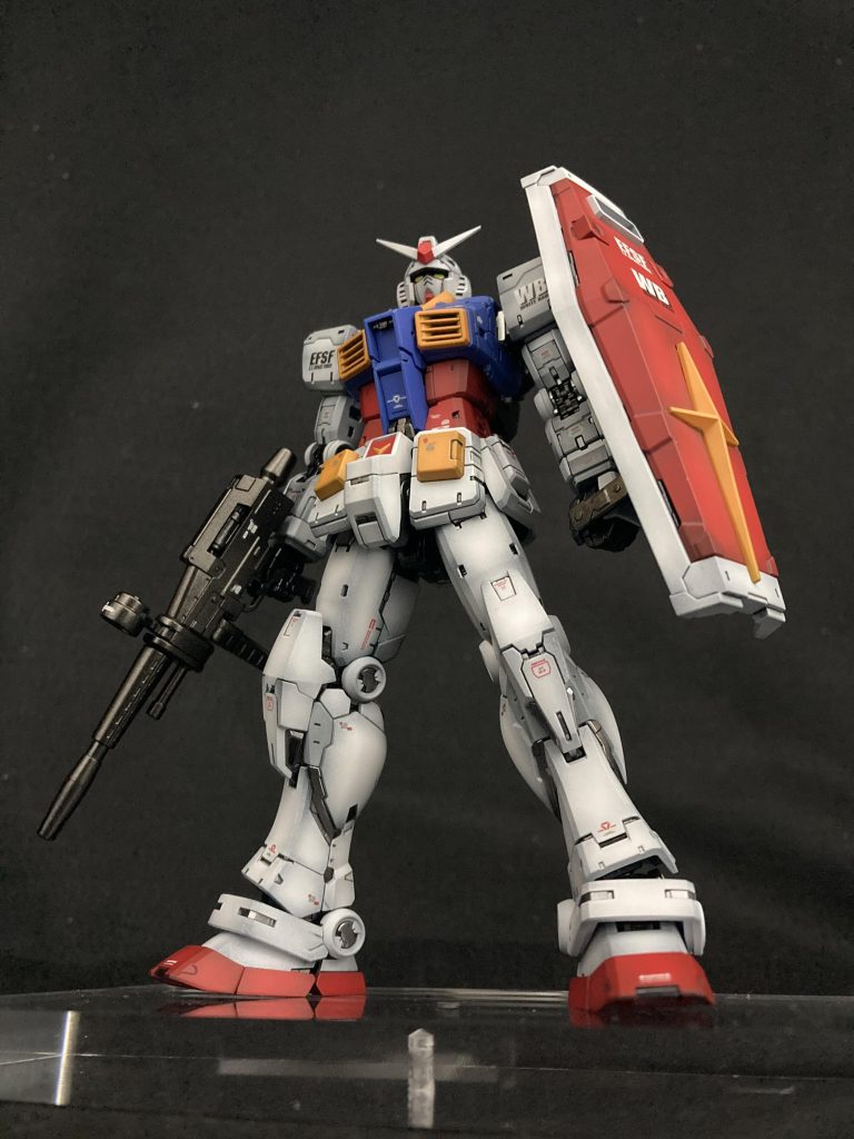 普通に組むだけでこんなにカッコいいなんて…バンダイすげ〜！ネットでは胴長に見えてたけど、手元で見ると全然気にならないのが不思議。