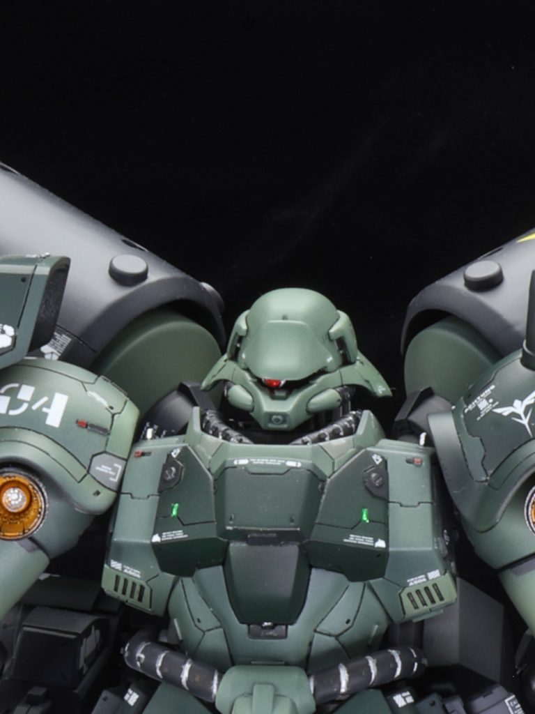 頭部の改造は、①後頭部にプラ板を貼り付け、横に広がるような形に変更②庇の下にプラ板を貼って、目付きを鋭くしてます