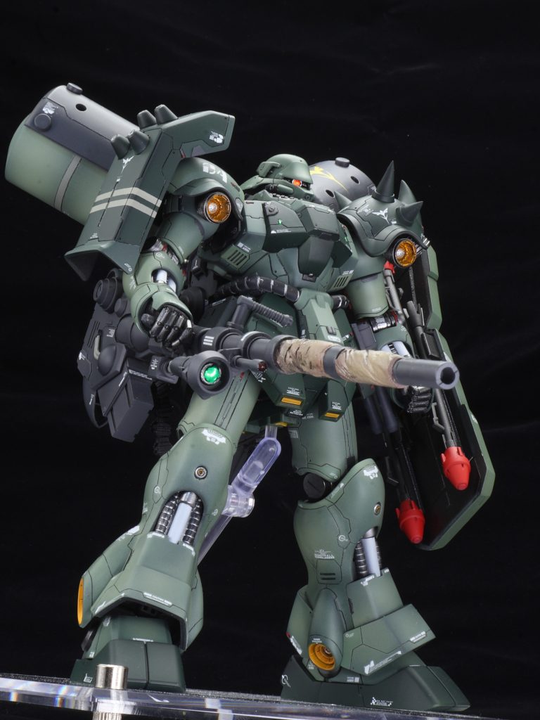 蛍光塗料を塗っているのでビコーンもできます( ￣▽￣) 以上、ギラドーガ重装仕様でしたー公式から出ると聞いた時は焦りましたが、なんとか発売前に完成させることが出来ました(^-^)v