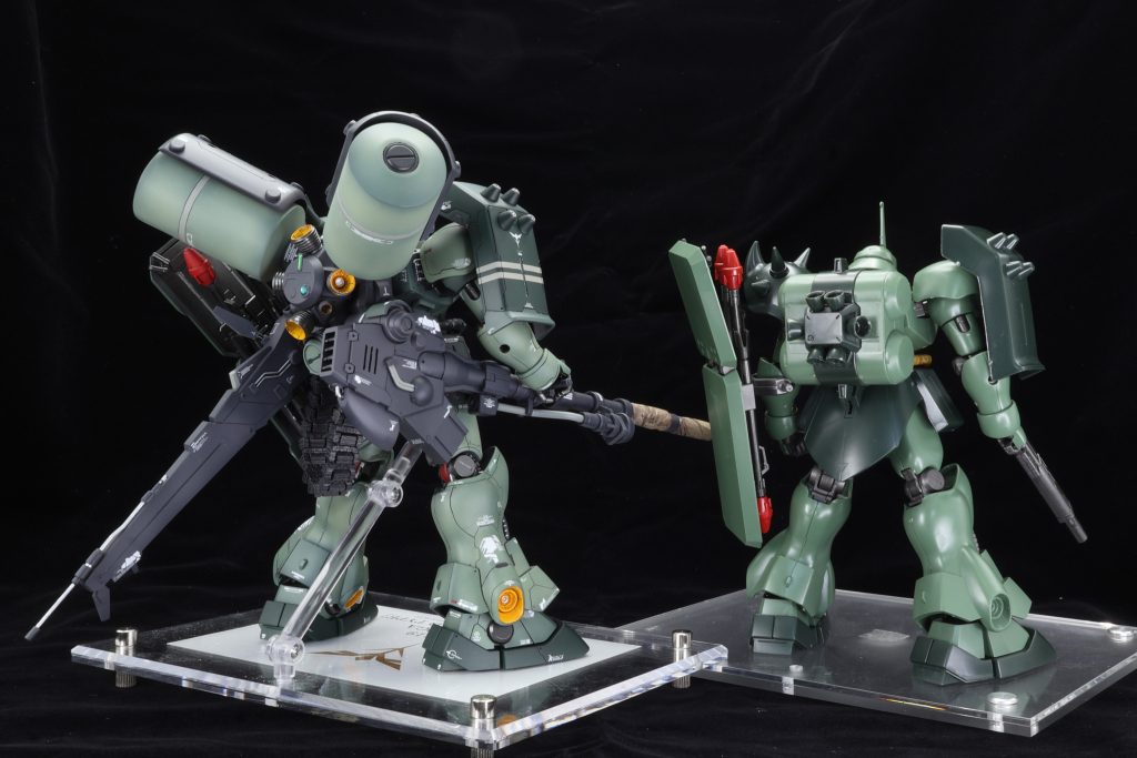 元キットと並べてスタイルはよりスマートかつ、ガッシリといつものように筋彫りとプラ板で情報量もマシマシです