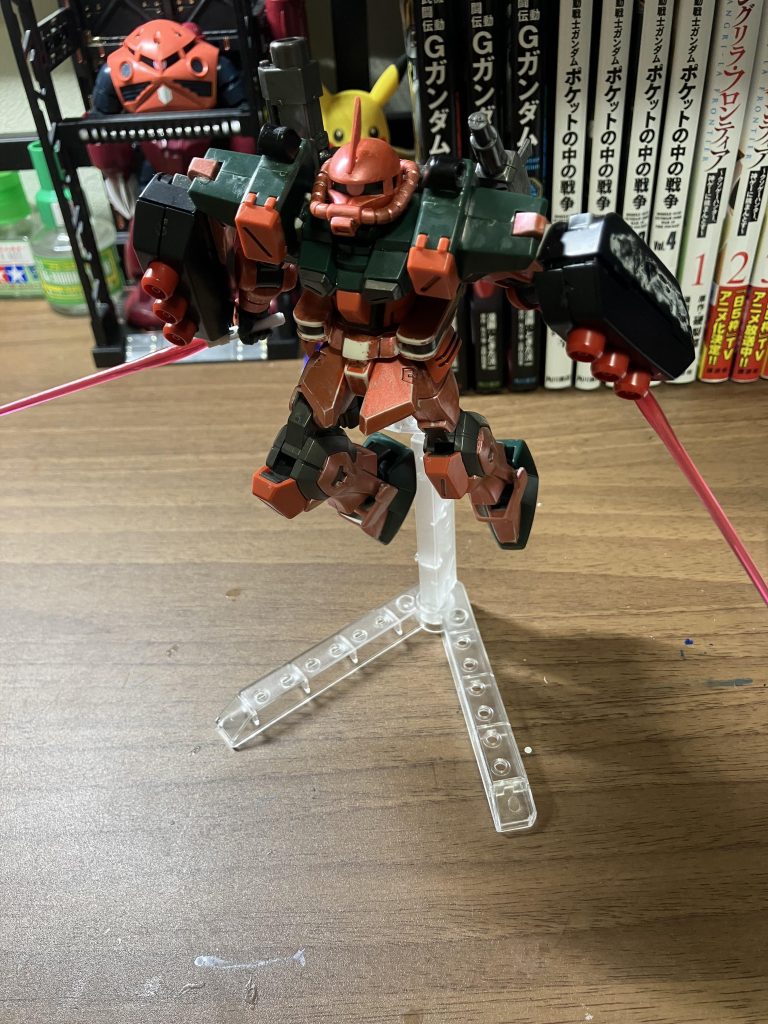 しっかりとビームサーベルも2本あるでござる、ビームサーベルで相手機体を切るところ見てみたいでござる。