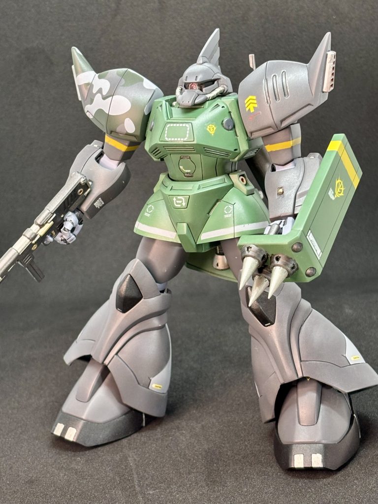 細いマスキングテープを使いラインを作ってみました