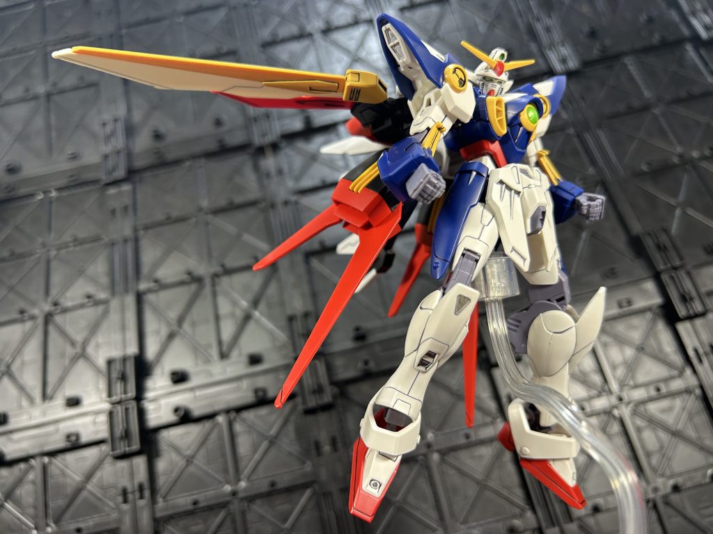 スパロボ的世界観で大破したウイングをオーブが回収、再生機的な設定