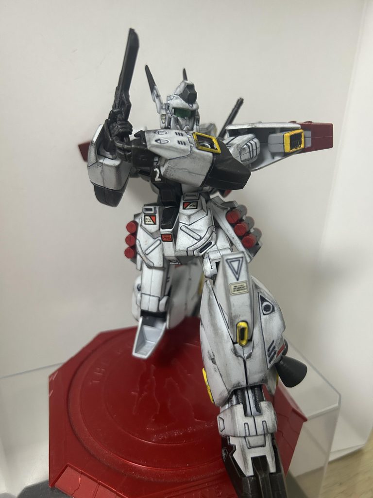 2号機パイロットの太田功巡査普段は銃を撃ちたくて撃ちたくてしょうがない頭イカれてんのかと思うような猪突猛進男だが、仲間をちゃんと見ていたり、上官や年配の人には礼節はちゃんとしており漢気もある。大好きなキャラでした。