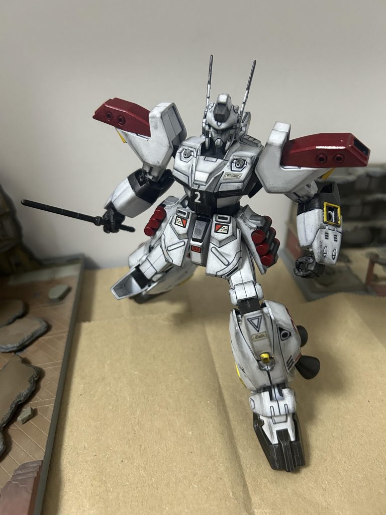 サーベルは切って警棒風にしました。