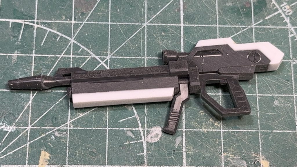 ライフルは細かったのでプラ板でボリュームアップ