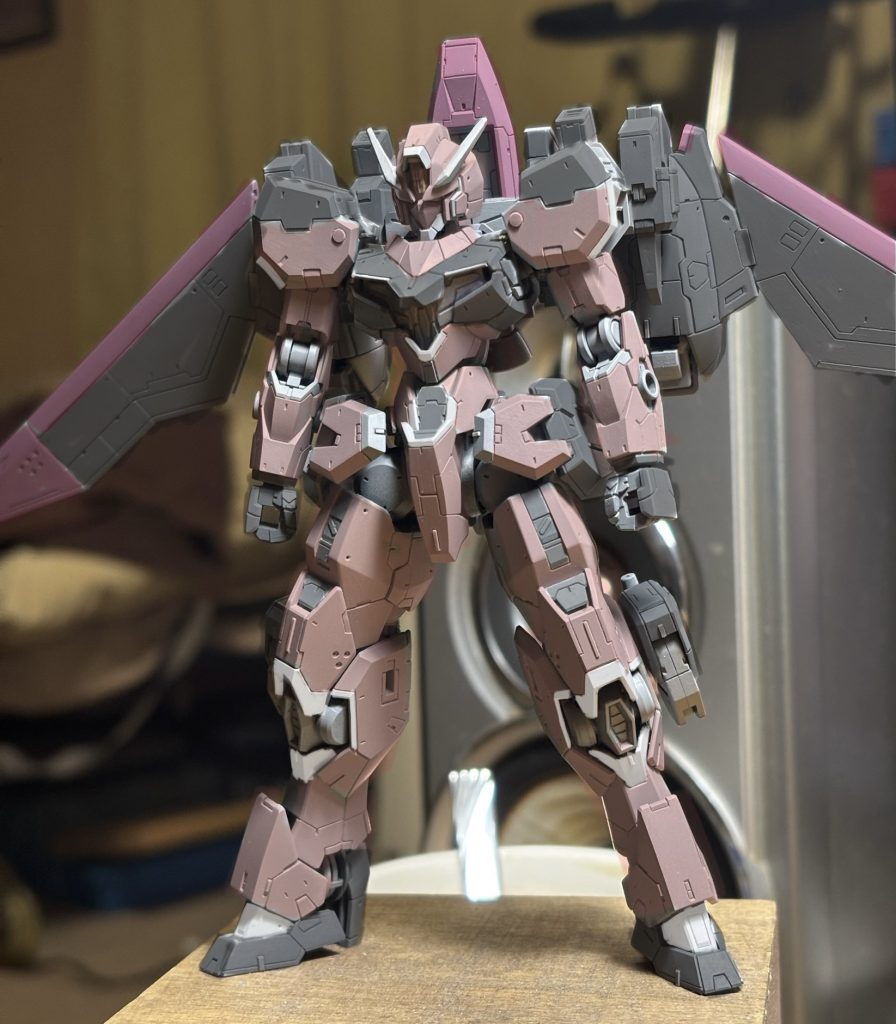 ▲おまけの一枚　配色を考えて塗り絵をしていてできた一枚なのですが　あまりにもいいピンクだったのでこれを塗装で再現しようと決めました　結果　調色を繰り返しサフ瓶2本満杯に増えた塗料　塗っては「あれ？」となりを繰り返し塗り直し3回　と　過去最大級に色沼にはまりましたとさ…… でもけっこう満足な色ができたのでまあよかったです笑