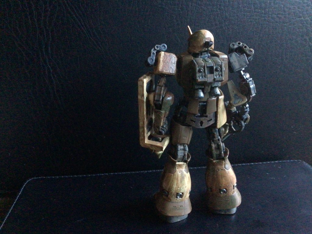 バックパックのカバーはあえてつけませんでした。ザクⅠスナイパーとはまた違う雰囲気が出て良かったと個人的には思います。