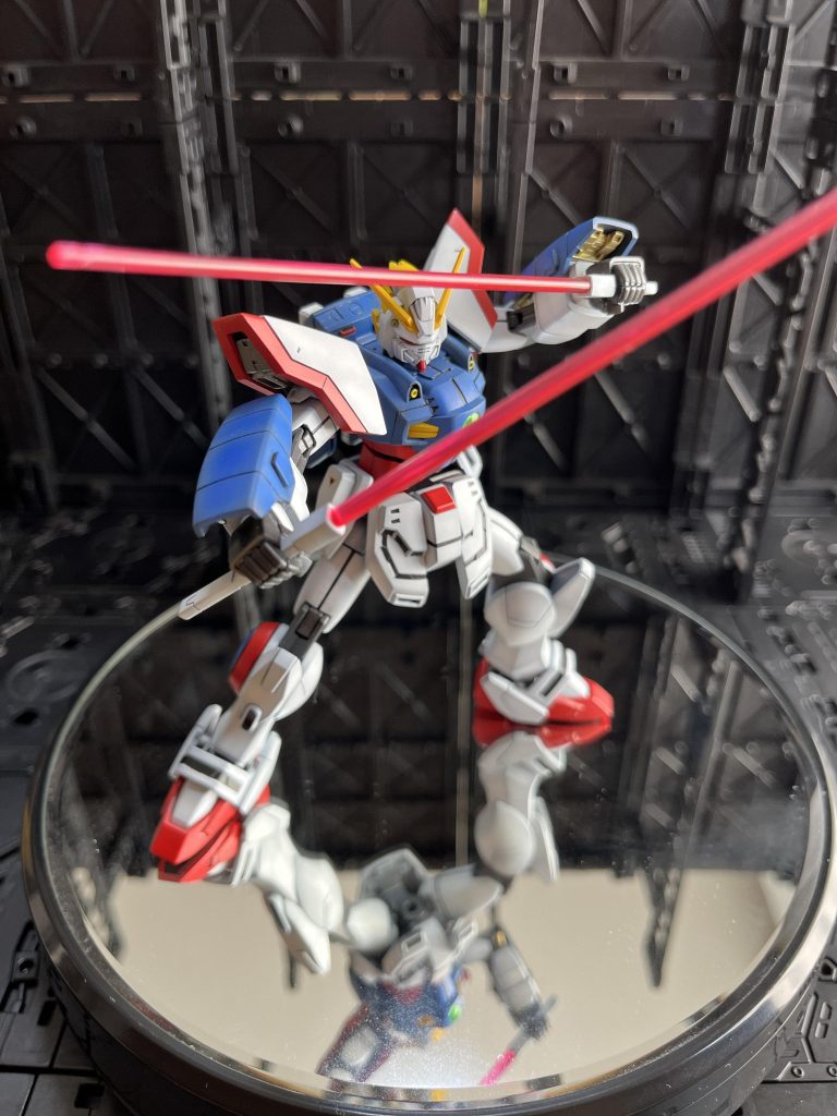 ビームソード。ネオジャパンらしく侍を連想させる装備。