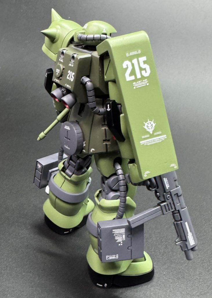 装備盛り盛りだと兵器っぽくなりますね。