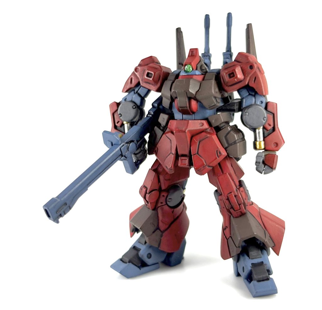 塗装は水性ホビーカラーの筆塗り、仕上げにプレミアムトップコート(瓶)をエアブラシで吹きました。リックディアスは比較的平面が多く、面が広かったので、意外と筆ムラを気にせずサクサクと作業が進められました。