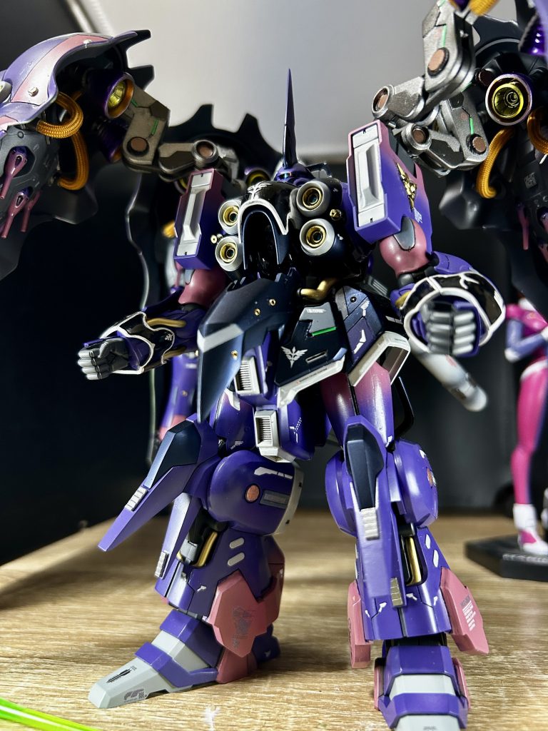 煽りアングル。HGとは思えないボリューム感😍目はルミドームにしてますが、あまり目立たない…