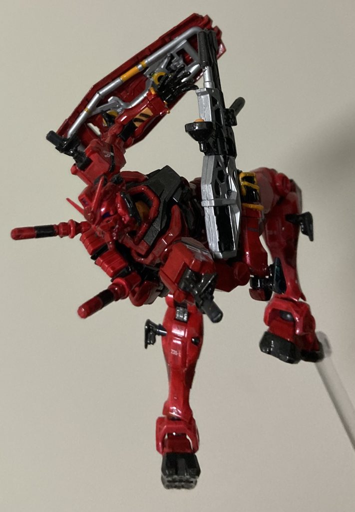 人型だけど兵器だから可能な首の90度回転は、初めてみた時株式会社カラーの発想力に驚きました、、