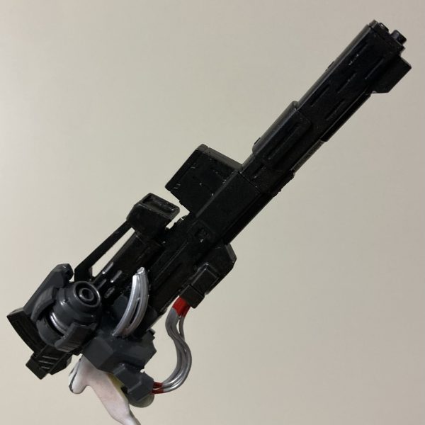 サイコドーガ弐式のライフル完成、近接武器の改造が完了しました！あとはめっちゃ塗装大変なバックパックが残ってる、、（2枚目）