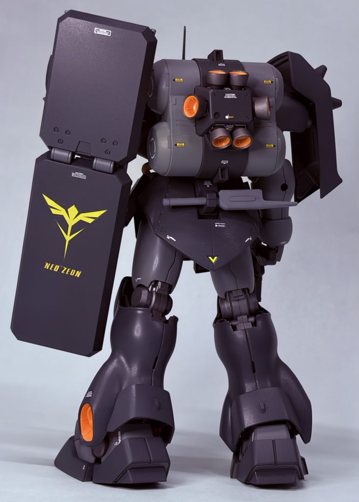 今回デカール貼りにタミヤのマークフィット(スーパーハード)を初使用。シールドのデカいマークとか綺麗に貼れましたが、軟化が強いせいか取扱が難しいです。