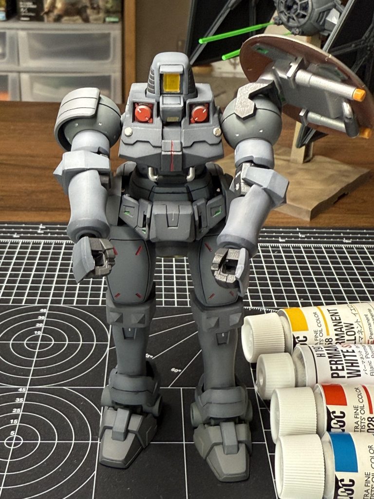 思えばガンプラ楽しみだしたのは、この時期忙しすぎて釣りもサーキット走りにも行けないので自宅趣味増やそうと作り出したんですよね〜この油絵の具でちまちま塗装が始まりでした左腕が塗装終わりで右腕が絵の具乗せてない状態です写真では全くわからないですね投稿ガンプラ結構やってるんですよ〜\(^o^)/ 「おまけ」νガンダムは仕事抜けて見てきました╰(*´︶`*)╯♡売ってたら買おうかな…7万…