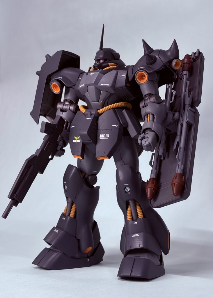 MG ギラ・ドーガを親衛隊カラーに全塗装。本日11月9日、ギラドーガの日にちなんで制作しました。