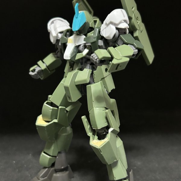 先月は映画までに作るで頑張ってましたが、今月はモンキーロディで遊んだりしてたら完成しませんでした。グレイズの方はギミックとかつけずにあと塗装だけにしようと思っております。もう1つのモンキーロディの方ですが左腕を大きくしたりしてるんですがまだ悩んでる最中です。手かクローかはたまた別の何かか？（2枚目）