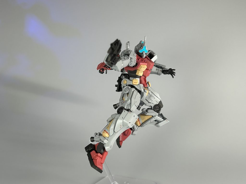 カメラは蛍光ブルーグリーンでUVライトで発光仕様