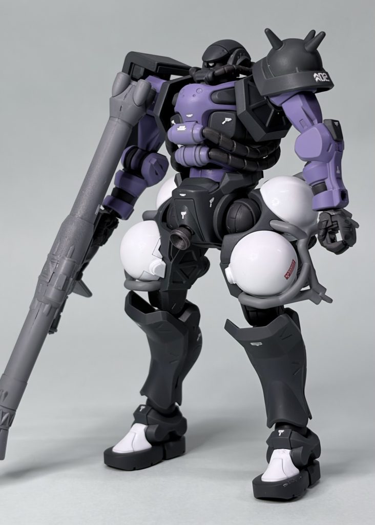 GQザクは好きなので再販したらまた購入して作りたいけど同じカラーはつまらないので黒い三連星はマッシュ機のみで、別のパーソナルカラーに挑みたいと思います。