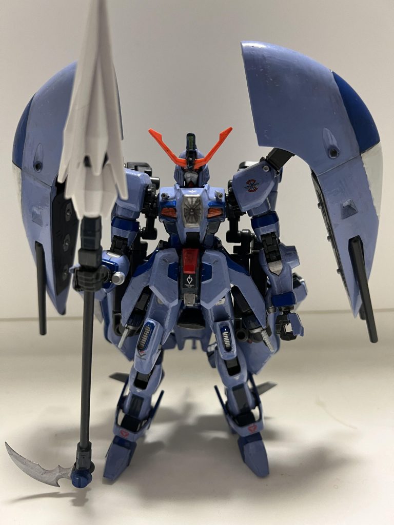 武装は大型ランス。サタニクスのドリルにプラ棒を刺したもの