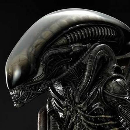 すいません、完成した姿が思ったよりも自分の思い通りで調子に乗ってました、ごめんなさい🙏私、80から90年代以後のモンスター系ホラーが好きで、その手の造形は好物だす。今回、年代から木星の機動兵器なら生々しいのがいいよな?と思って、自分のホラーネタをぶち込んでみました。次からネタバレ。1.シュヴァイン 今回のMSモードの元ネタです。内容もグロい。2.オクタルス 今回のMAモードの元ネタ^_^「ザ・グリード」という海洋ホラーのラスボス。キモいよね^_^3.オクタルス(触手) 見た目口あるけど2.と繋がってるちゃんとした触手。キモいよね^_^ テンタクラーロッドの元ネタ^_^4.エイリアン ベースのプロヴェデル下腹部をカバーで隠すときにエイリアンに見えたのがきっかけ^_^5.カンディル 名前はナマズの仲間ですが、飛び掛かる習性は「ザ・ピラニア2 」に出てくるピラニアと飛魚の合いの子。グロいしキモい^_^「デカい・強い・キモいか異形」が映えるが、私のラスボス像。近年のスマートさからは真逆ですねー^_^(5枚目)