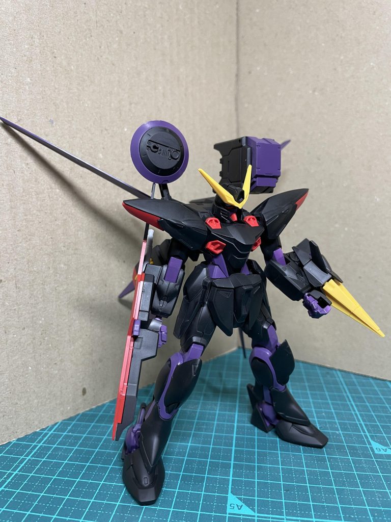 サーベルラックにミサイルとレドームを接続しています。