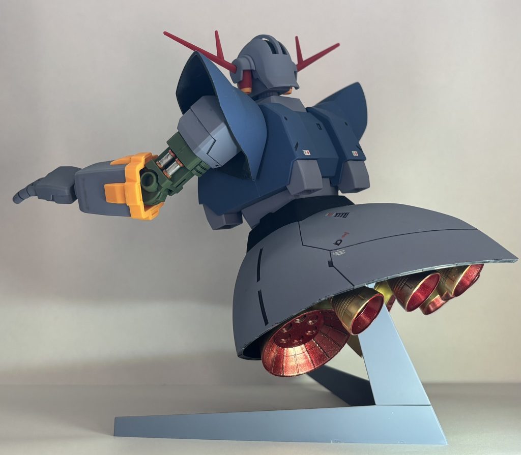 バーニアはガンダムマーカーエアブラシシステムにて塗装しました。