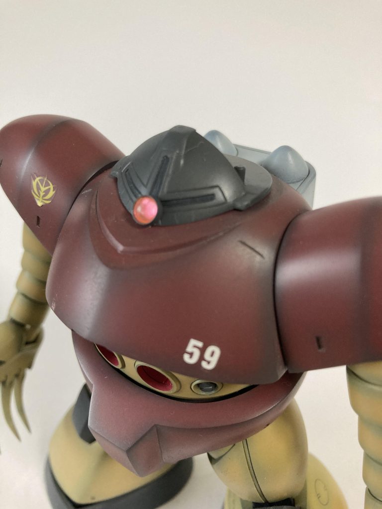 モノアイ内部はキットのパーツを加工しましたモノアイスリットは掘ってあります