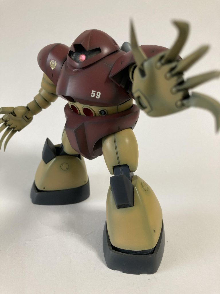 爪はキンキン過ぎて触ると痛いです