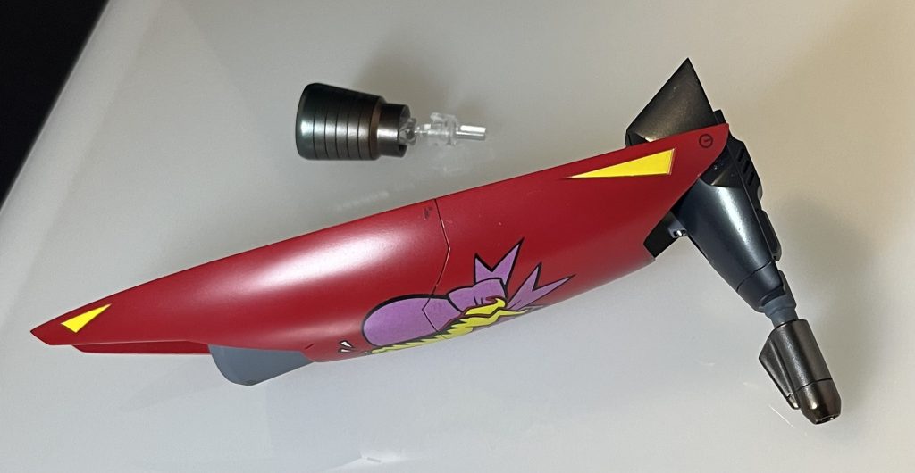 先端ユニットは磁石接続なので回転可能大型バーニアはダブルボールジョイント接続とし、自由度高く動きます。