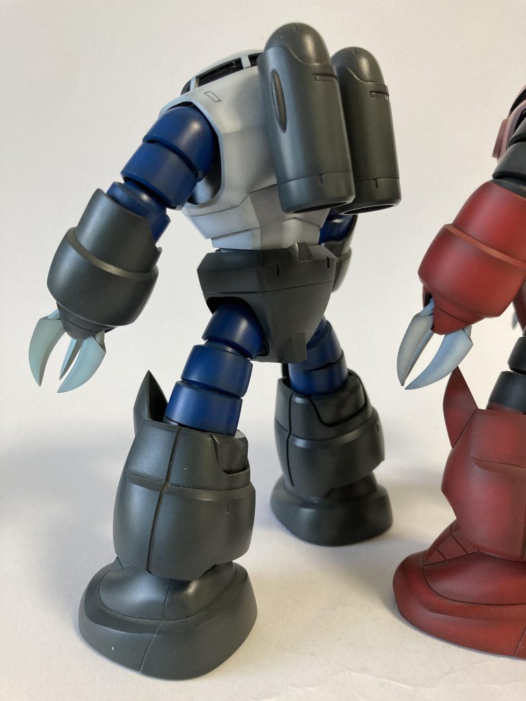 同じく背中猫背です