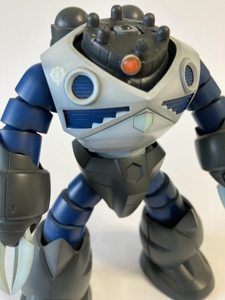 キットのパーツを軸にパテで加工して作成しています