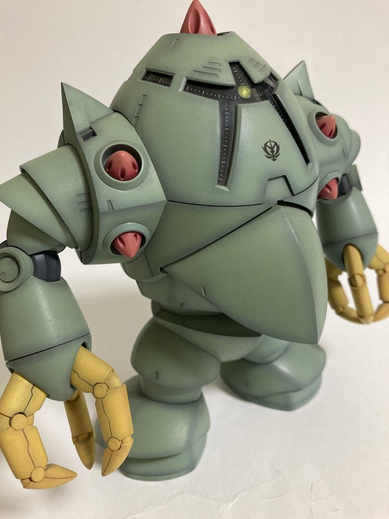 ジャンプ力はザクの3倍…天井の低いジャブローに突き刺されと?