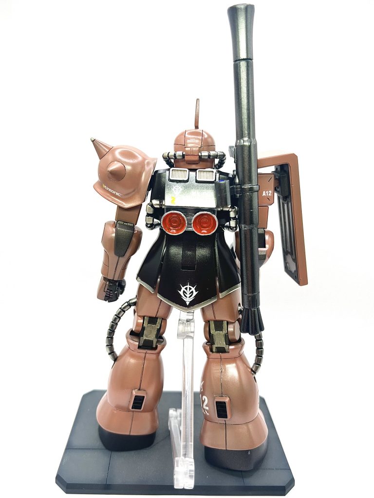 HGUC シャア専用ザクⅡ(旧タイプ)–3枚目/制作者：TOM91