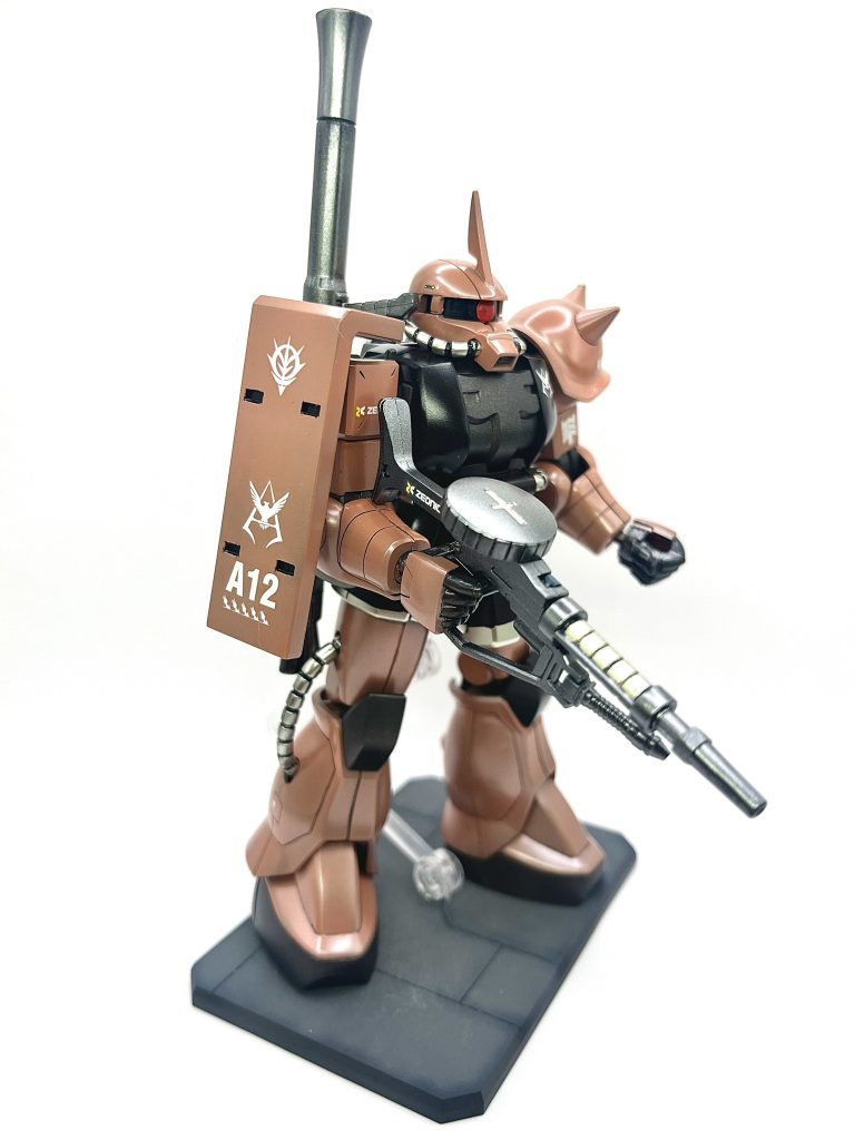 HGUC シャア専用ザクⅡ(旧タイプ)–4枚目/制作者：TOM91