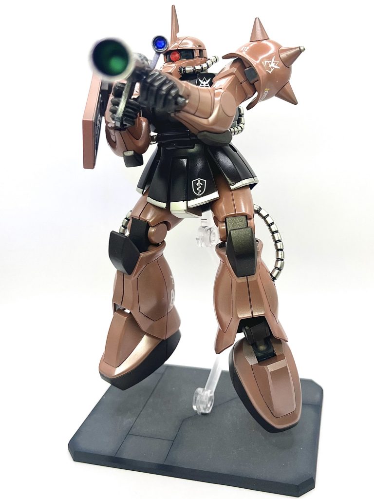 バズーカの中は蛍光グリーンで塗装。目はウェーブのH・アイズ1(ピンク)に蛍光ピンクで塗装。スコープは100均のキラキラストーンシール。