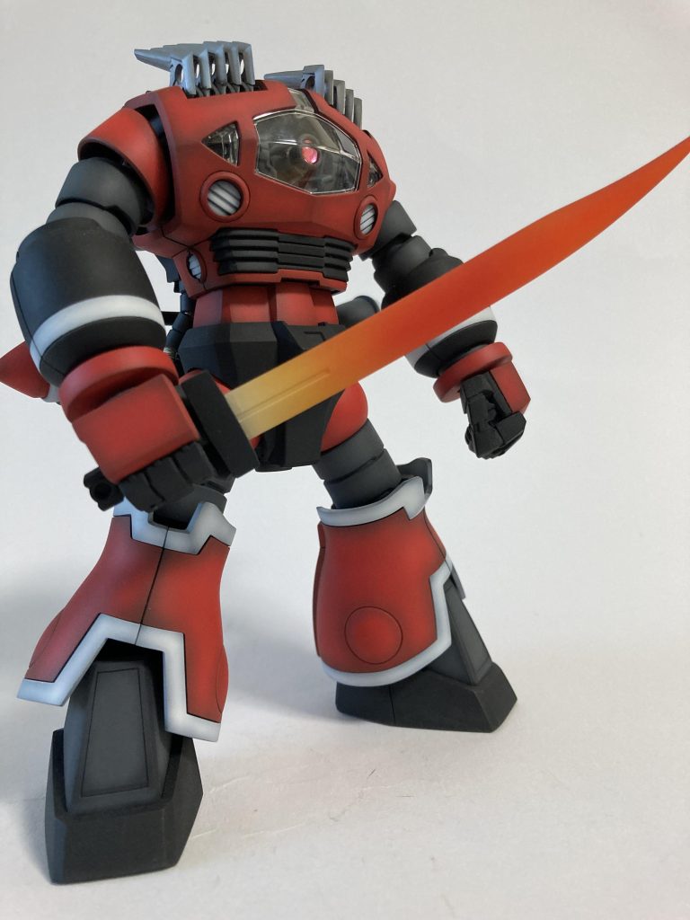 ヒートサーベルはあくまでも実体剣を意識してグラデーション塗装先端から熱の発生源に向けて温度が上がっている感じにしました