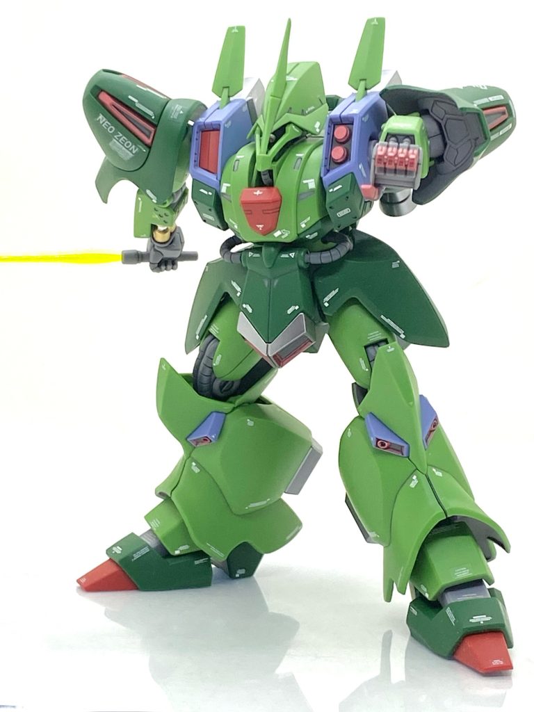 ビーム・サーベルとフィンガー・ランチャー。