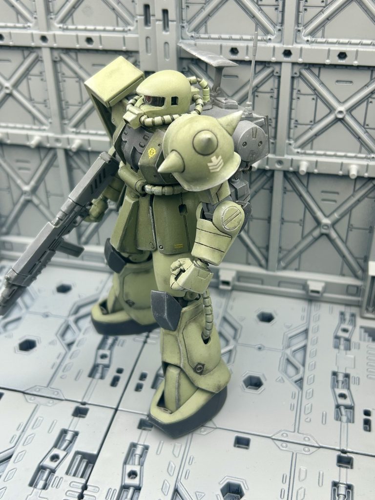 パーツが大雑把なので、ウェザリングでなんとか立体感、スケール感出そうとしていました。 