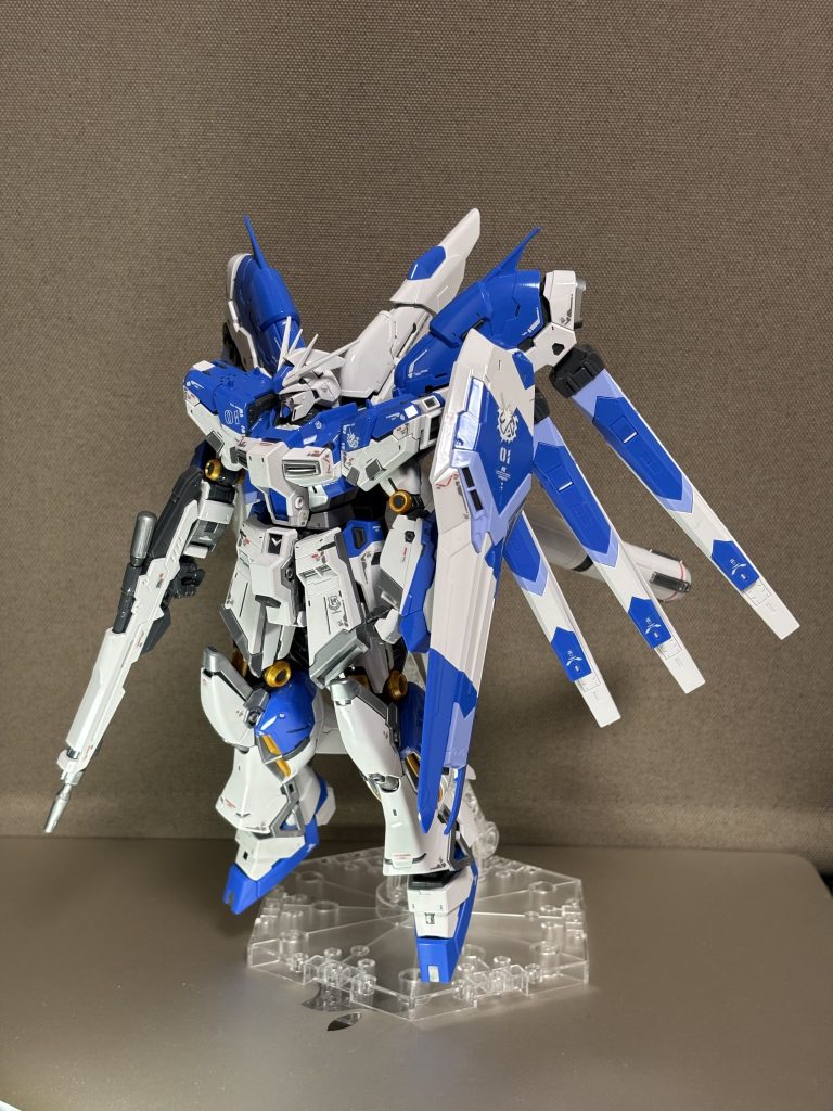 RG Hi-νガンダムを光沢トップコートで。