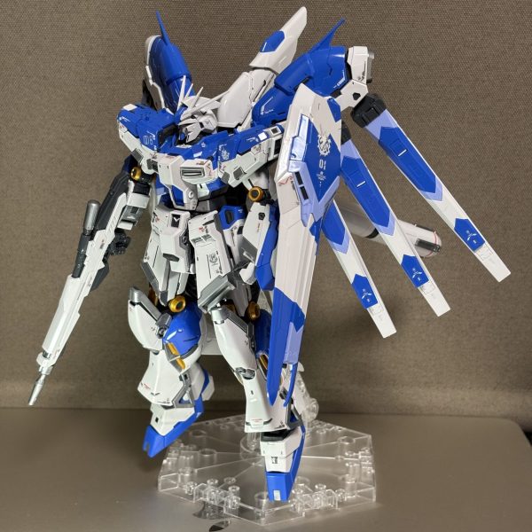 RG Hi-νガンダムを光沢トップコートで。