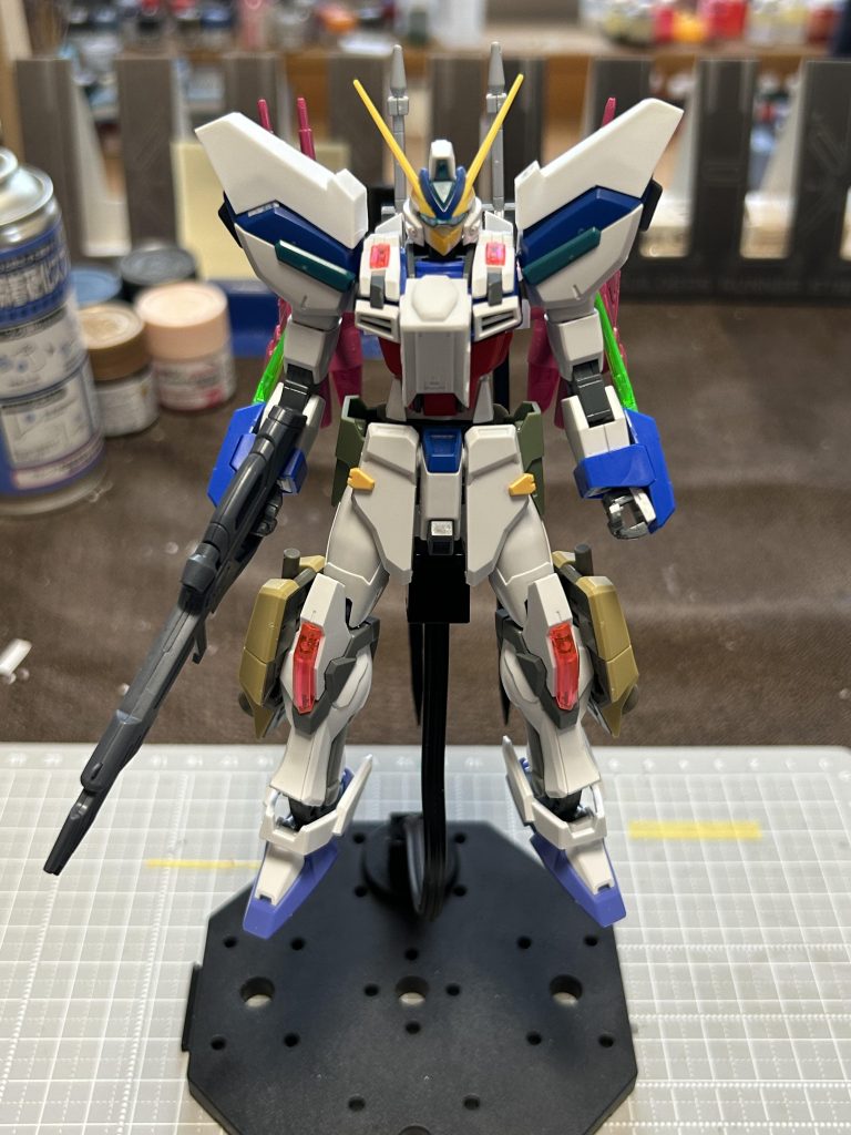 塗装前。出来れば脚部もウィンダムで行こうと思ったのですが、やっぱりエクシードギャラクシーの足が好みすぎて、、、接続もウィンダムとほぼ同じなので少しの加工で取り付けられますしこっちにして良かったです！