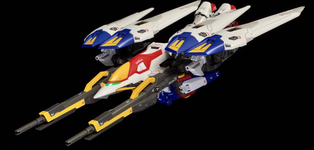 ネオ・バード形態ウイングよりもよりSF戦闘機的な趣が増してて個人的にはバード形態より好きです。ただこの形態だとバックパックのスラスターが塞がれるので推力はそこまで増してないのでは...？って思うのですが...