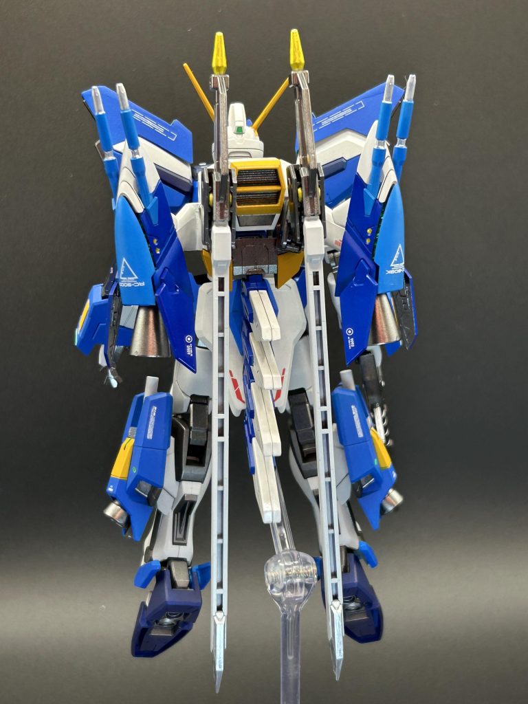 背面。 また、ドラグーンストライクもバッテリー消費が激しくバッテリーを積んでたので今回のストライカーにもバッテリーを装備しました。 